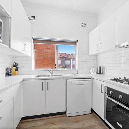 Burwood Newly Renovated 2 Bedroom Apartment Sidney Dış mekan fotoğraf